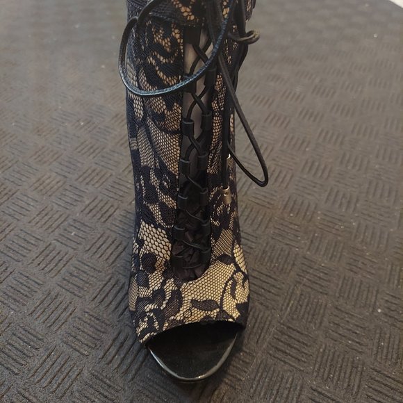 Boot - Picture 2 of 3